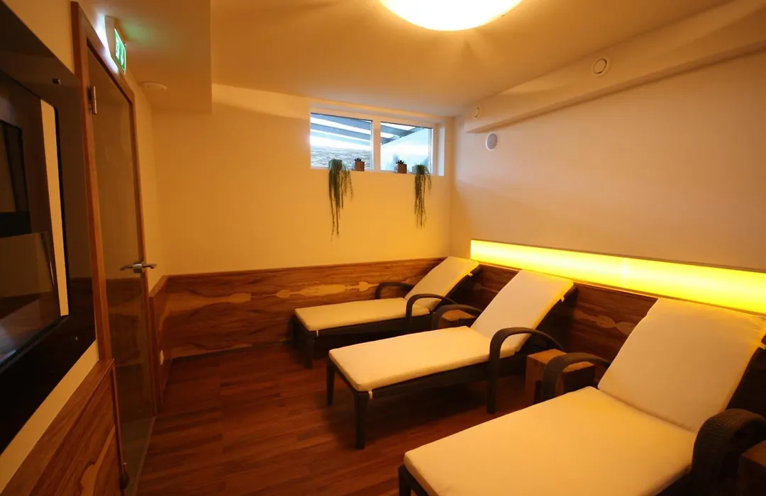 Aparthotel Kristall-1